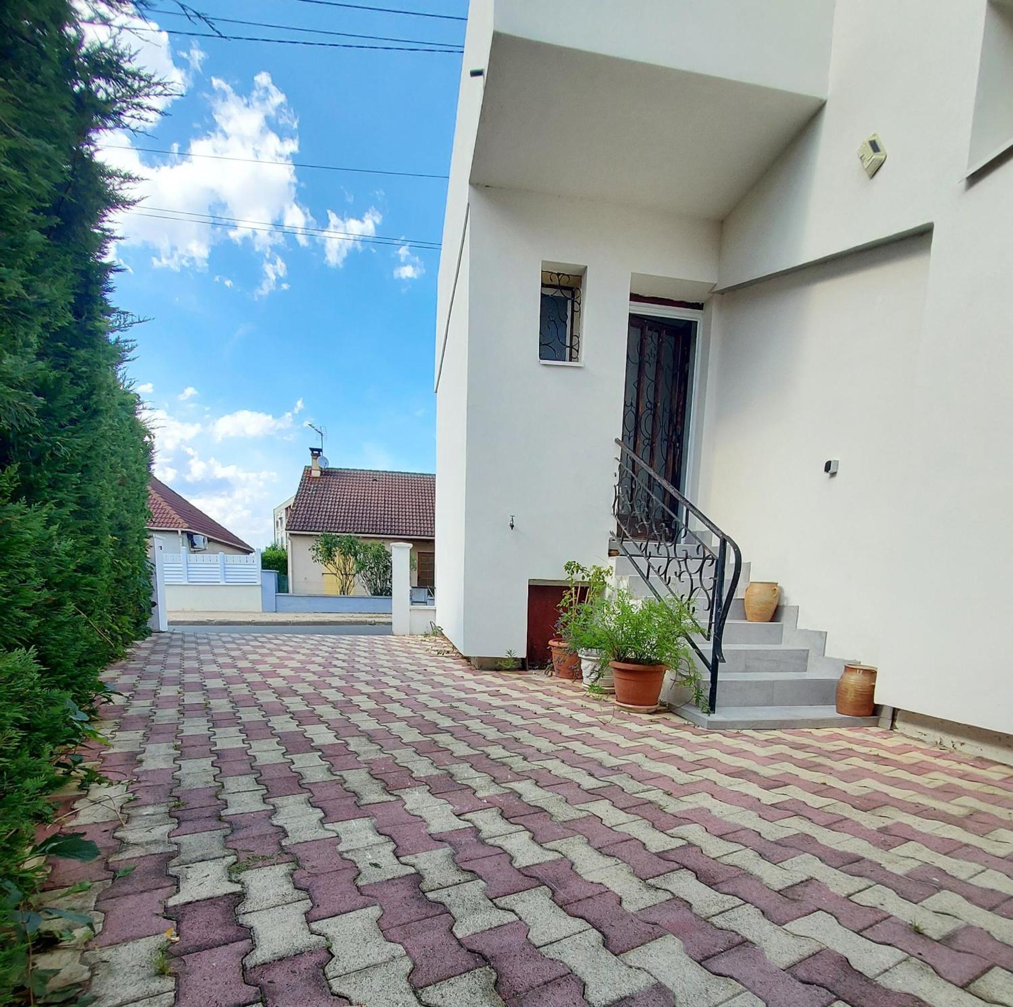 Appartement Meuble Avec Deux Chambres Мулен Екстер'єр фото